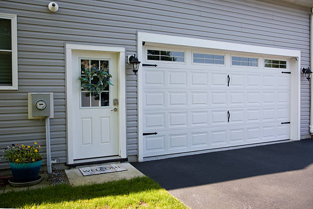 24/7 Emergency Garage Door Panel Replacement experts in Nashua, IA